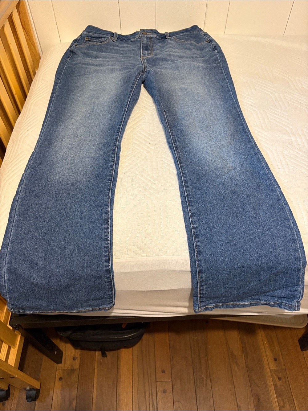 No Boundaries Women's Blue Boot Cut Jeans - Faded Indigo